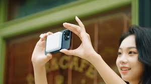 Momax Q.Mag Minimal 2 Magnetic Wireless Power Bank 5000mAh – Fast Charging Portable Charger